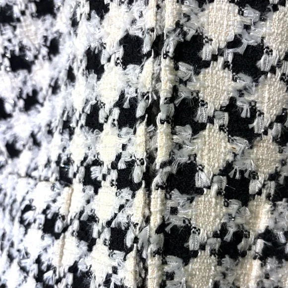 Escada Tweed Black & White Wool Blend Textured Houndstooth Blazer w/ Fringe 42